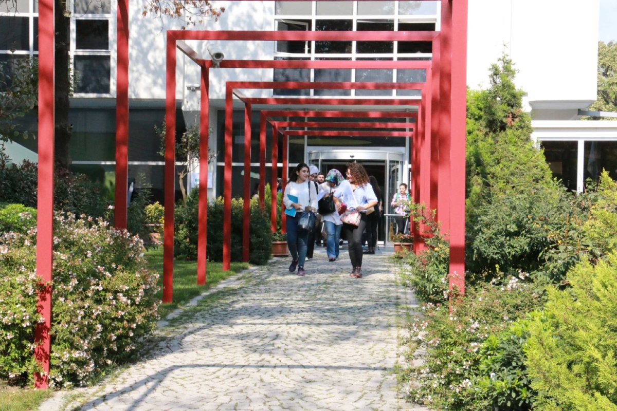 Üsküdar İletişim Fakültesi yapay zekâ derslerini zorunlu yaptı