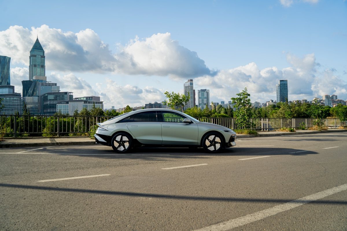 Hyundai yenilenen IONIQ modelini Türkiye'de satışa sundu