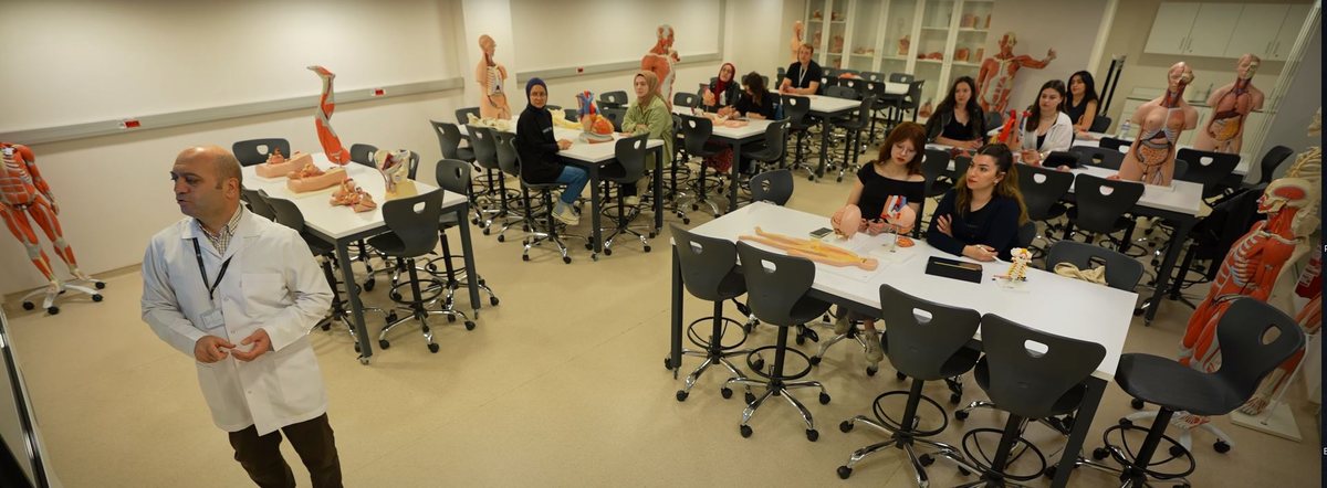 Üsküdar Üniversitesi tıp eğitimine sağlık teknolojileri dersi ekledi