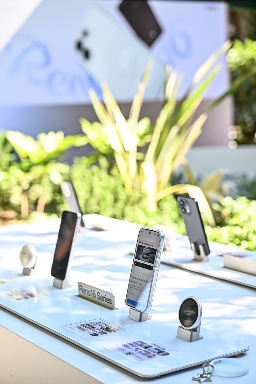 OPPO Reno16 serisini Türkiye'de satışa sundu