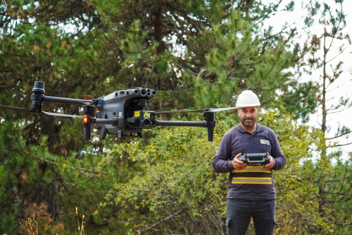 Enerjisa ormanlık şebeke hatlarında drone denetimini genişletti