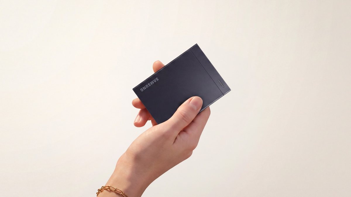 Samsung P9 ve P7 taşınabilir SSD'lerini tanıttı