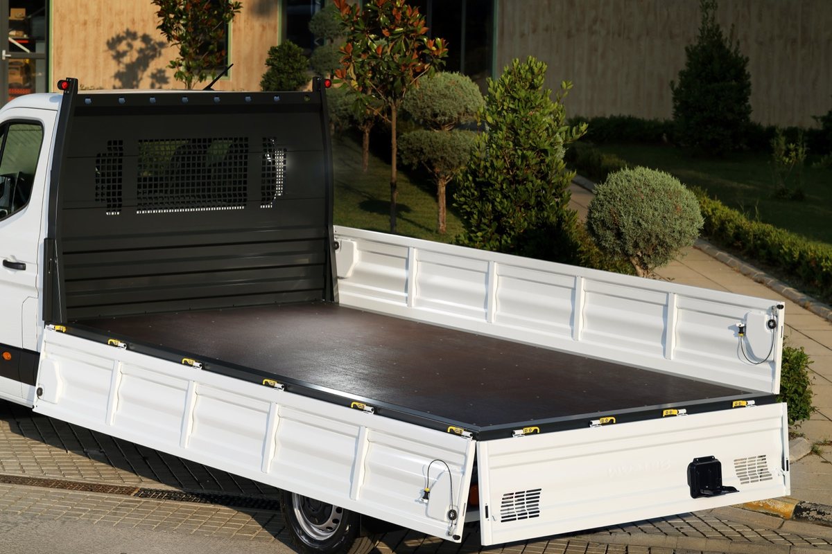 Renault Master ürün gamını iki seçenekle genişletti