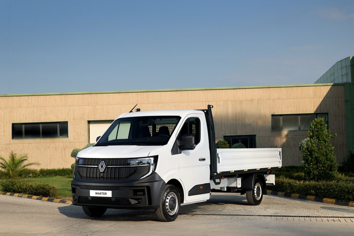 Renault Master ürün gamını iki seçenekle genişletti