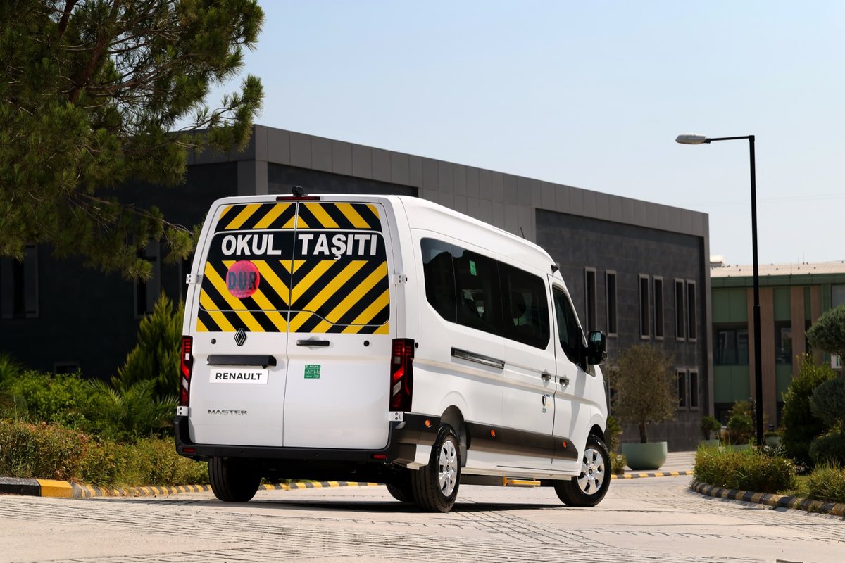 Renault Master ürün gamını iki seçenekle genişletti