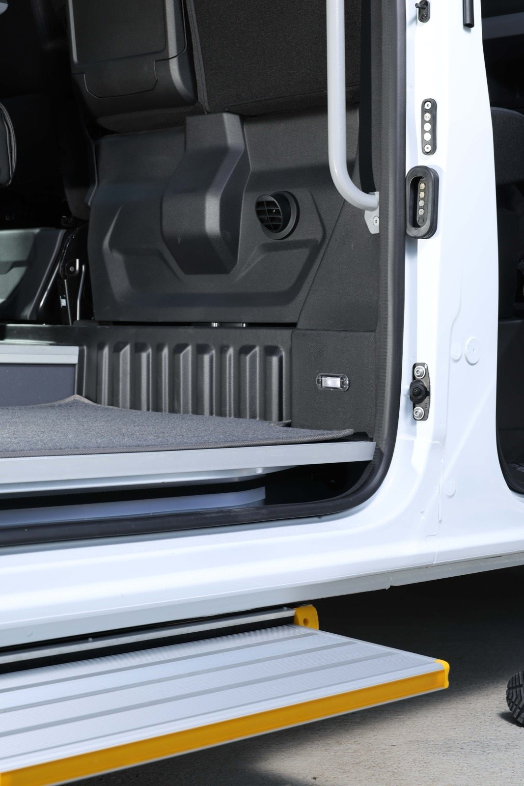 Renault Master ürün gamını iki seçenekle genişletti