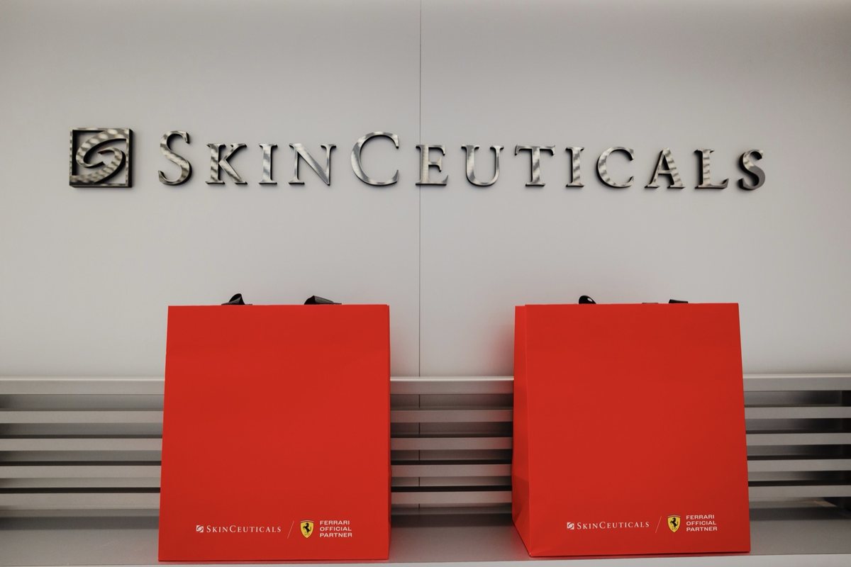 SkinCeuticals, Scuderia Ferrari HP'nin cilt bakımı ortağı oldu
