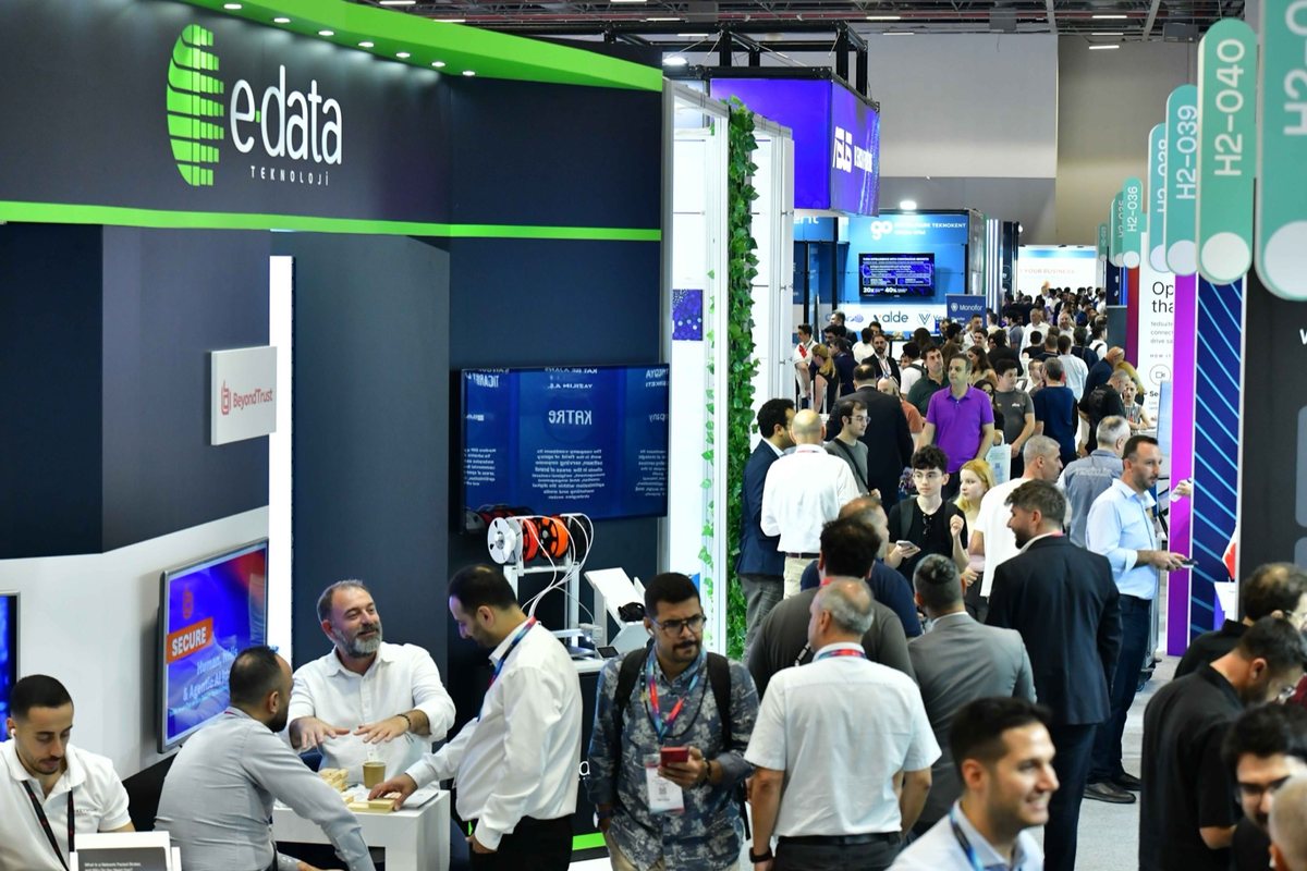 Kacır GITEX’te 100 bin teknoloji girişimi hedefini açıkladı