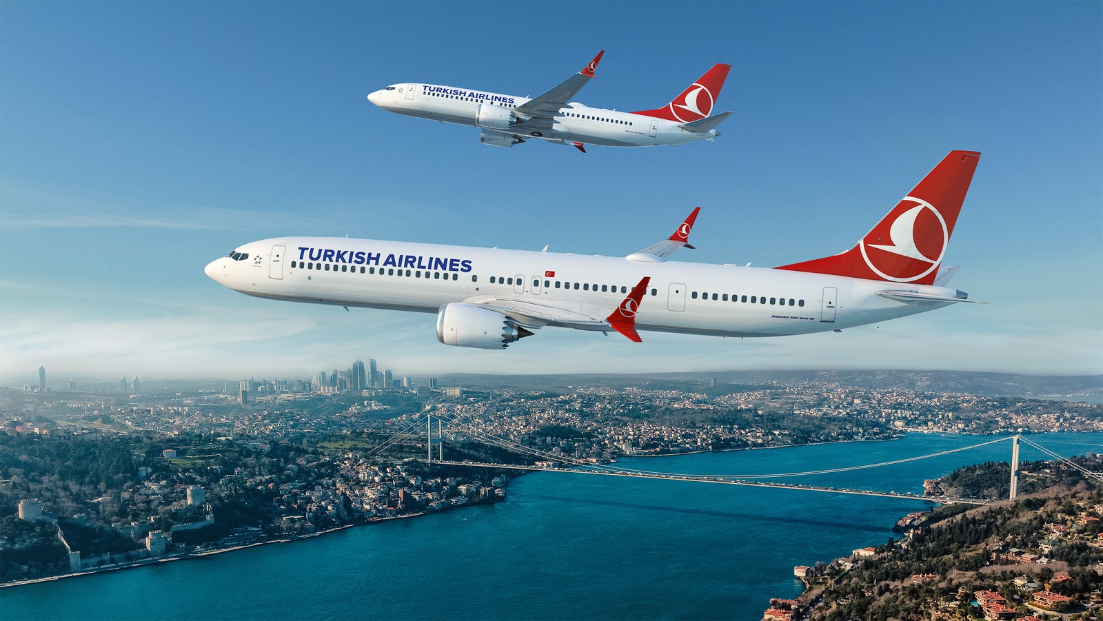 İstanbul Boğazı üzerinde iki Türk Hava Yolları Boeing 737 MAX uçağını gösteren kompozit görsel