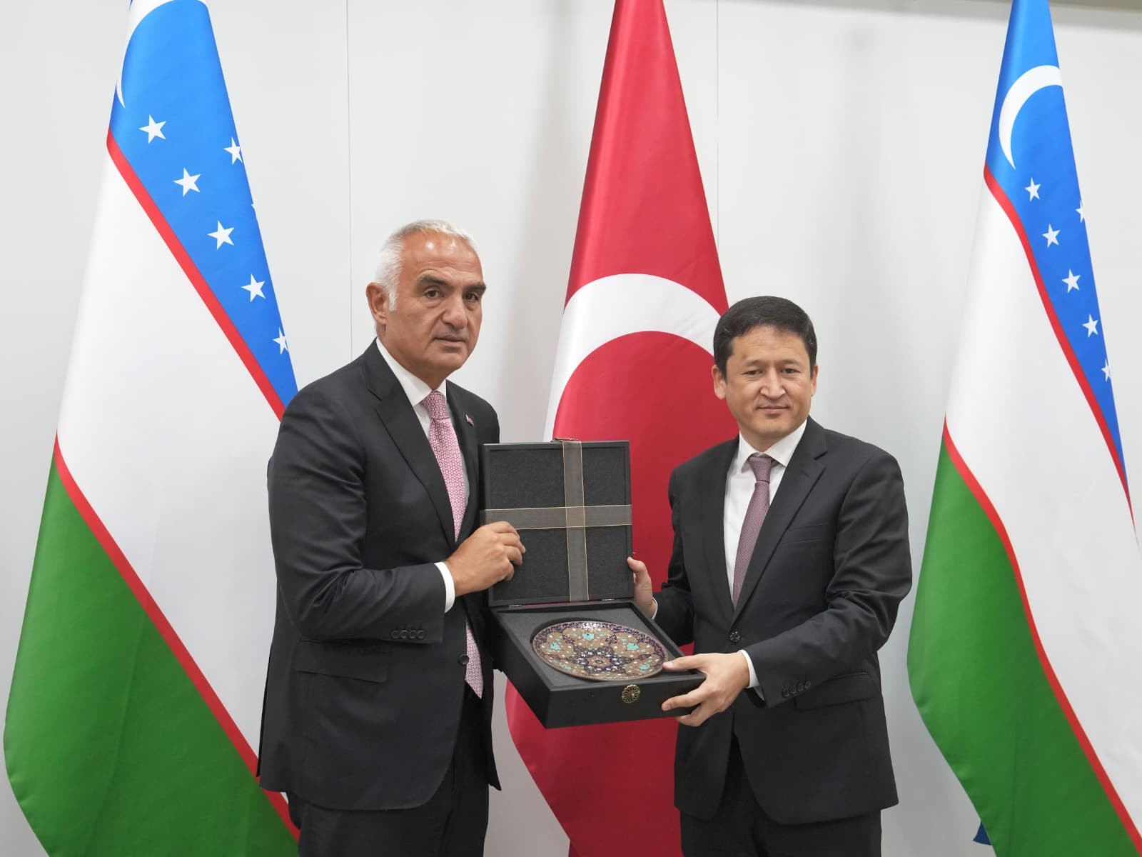 Ersoy: Özbekistan’dan gelen ziyaretçi sayısı yedi ayda 406 bini aştı