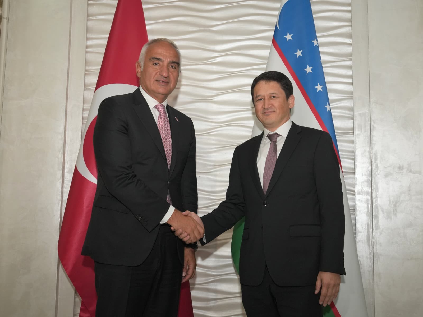 Ersoy: Özbekistan’dan gelen ziyaretçi sayısı yedi ayda 406 bini aştı
