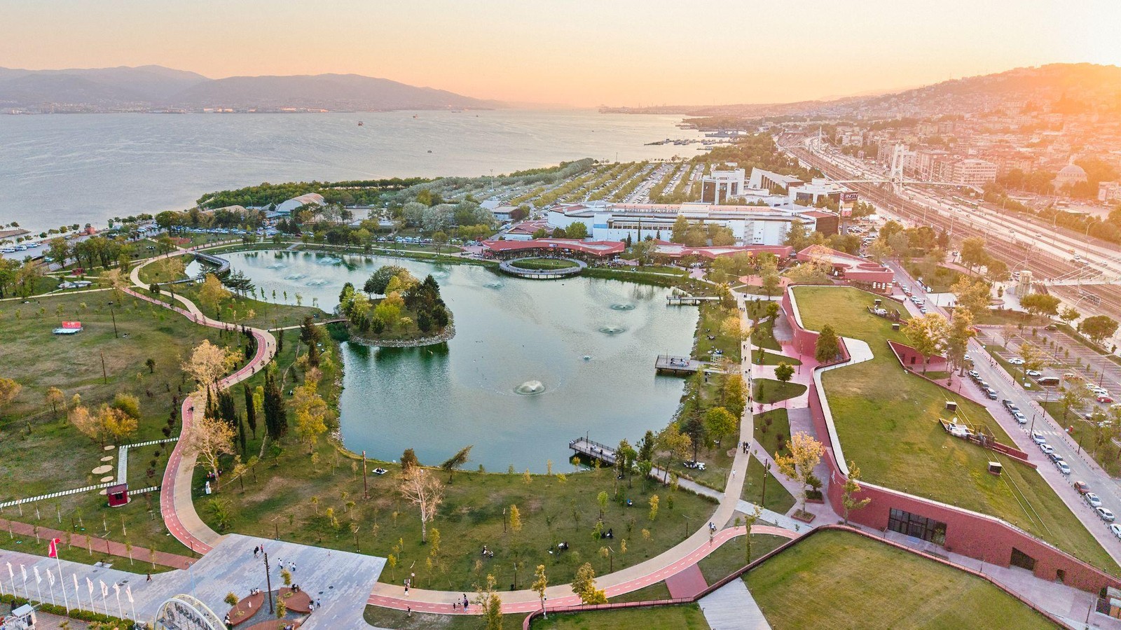 Kocaeli Fuar Parkı tamamlandı: kıyı park projesinin ilk etabı