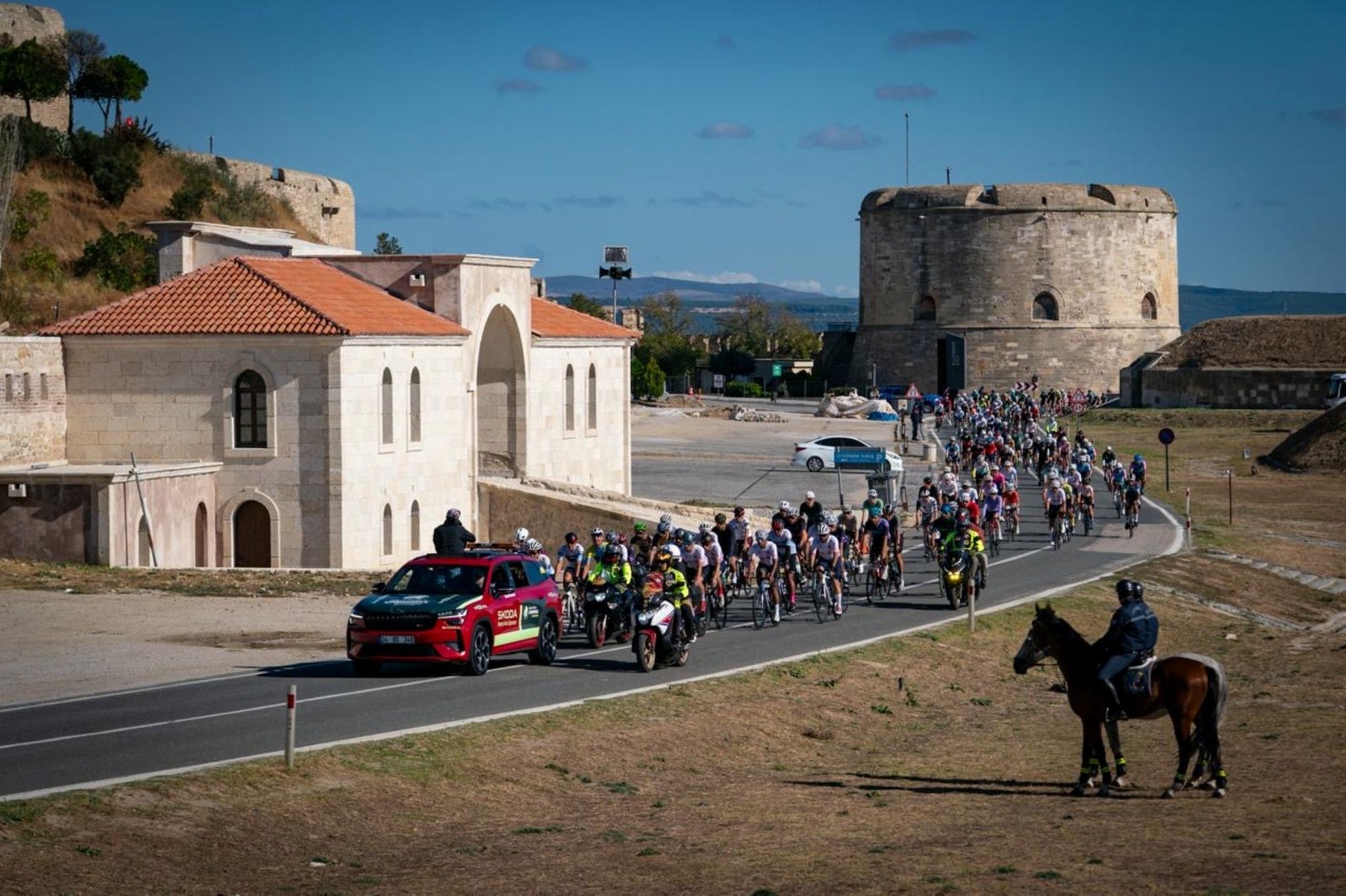 ŠKODA Çanakkale Gran Fondo’da 13 ülkeden 924 bisikletçi pedal çevirdi