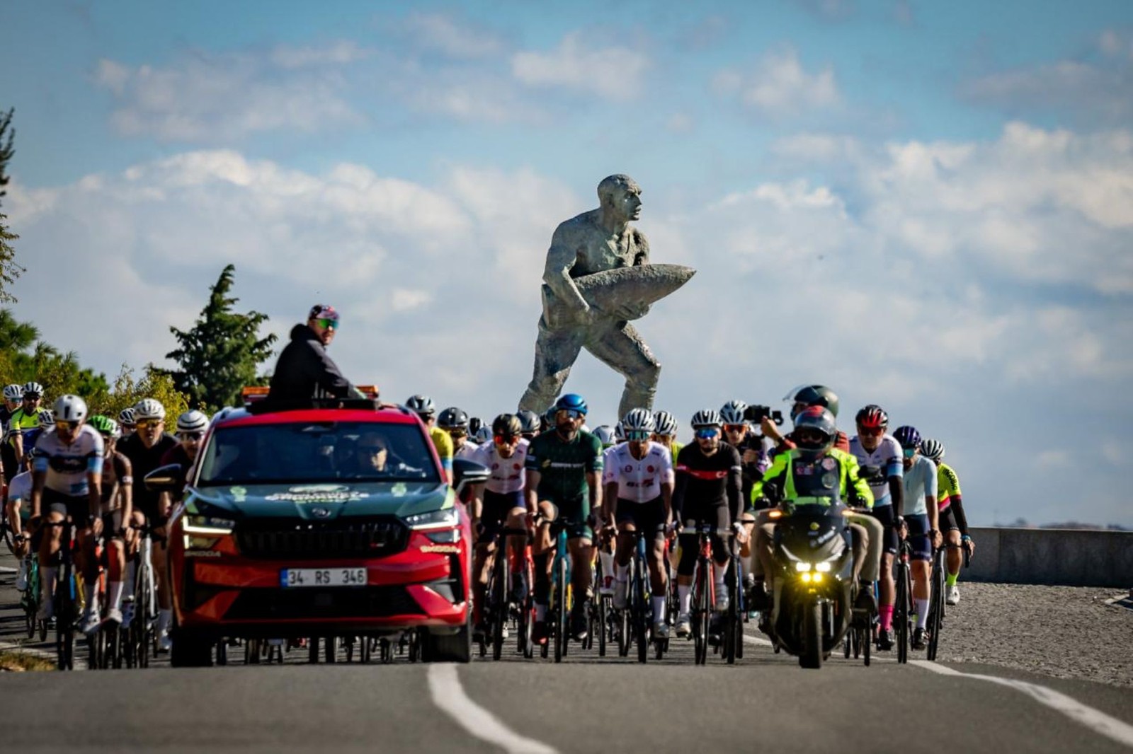 ŠKODA Çanakkale Gran Fondo’da 13 ülkeden 924 bisikletçi pedal çevirdi