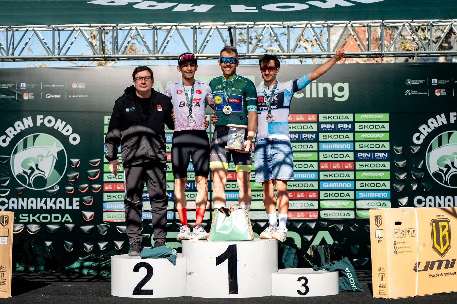 ŠKODA Çanakkale Gran Fondo’da 13 ülkeden 924 bisikletçi pedal çevirdi