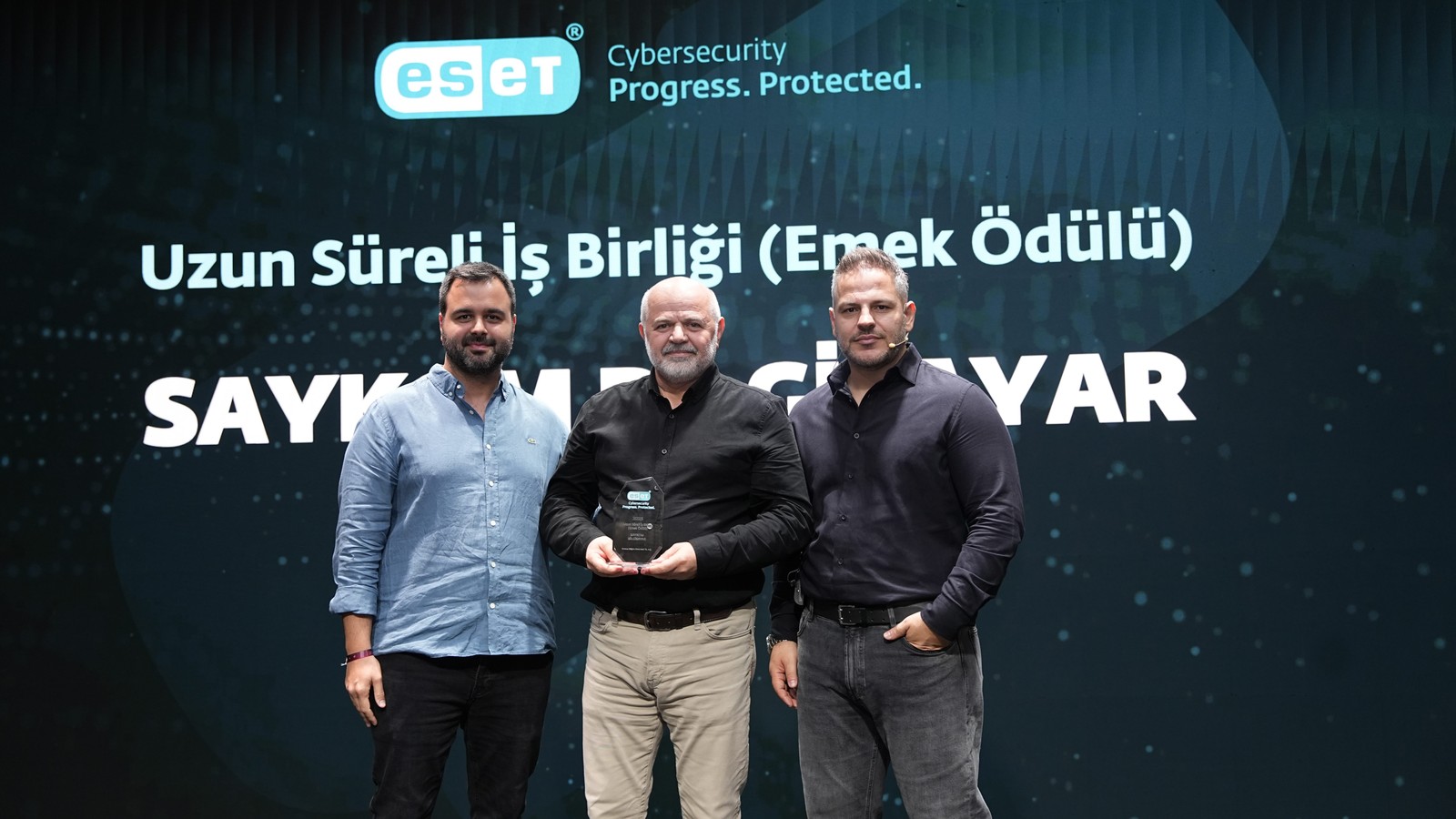 ESET Türkiye iş ortaklarına 12 kategoride 31 ödül verdi