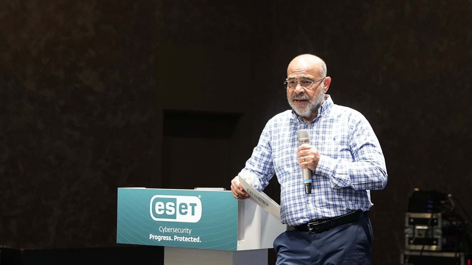 ESET Türkiye iş ortaklarına 12 kategoride 31 ödül verdi