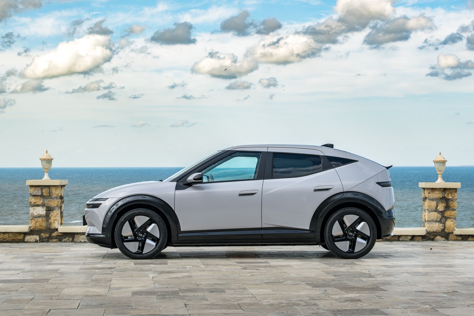 Hyundai’nin İzmit’te ürettiği IONIQ 3 Türkiye’de satışa çıktı