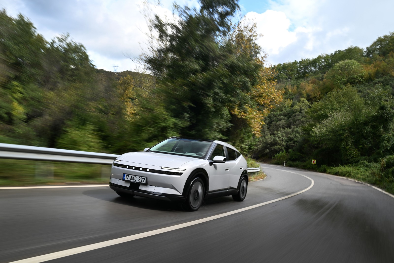 Hyundai’nin İzmit’te ürettiği IONIQ 3 Türkiye’de satışa çıktı