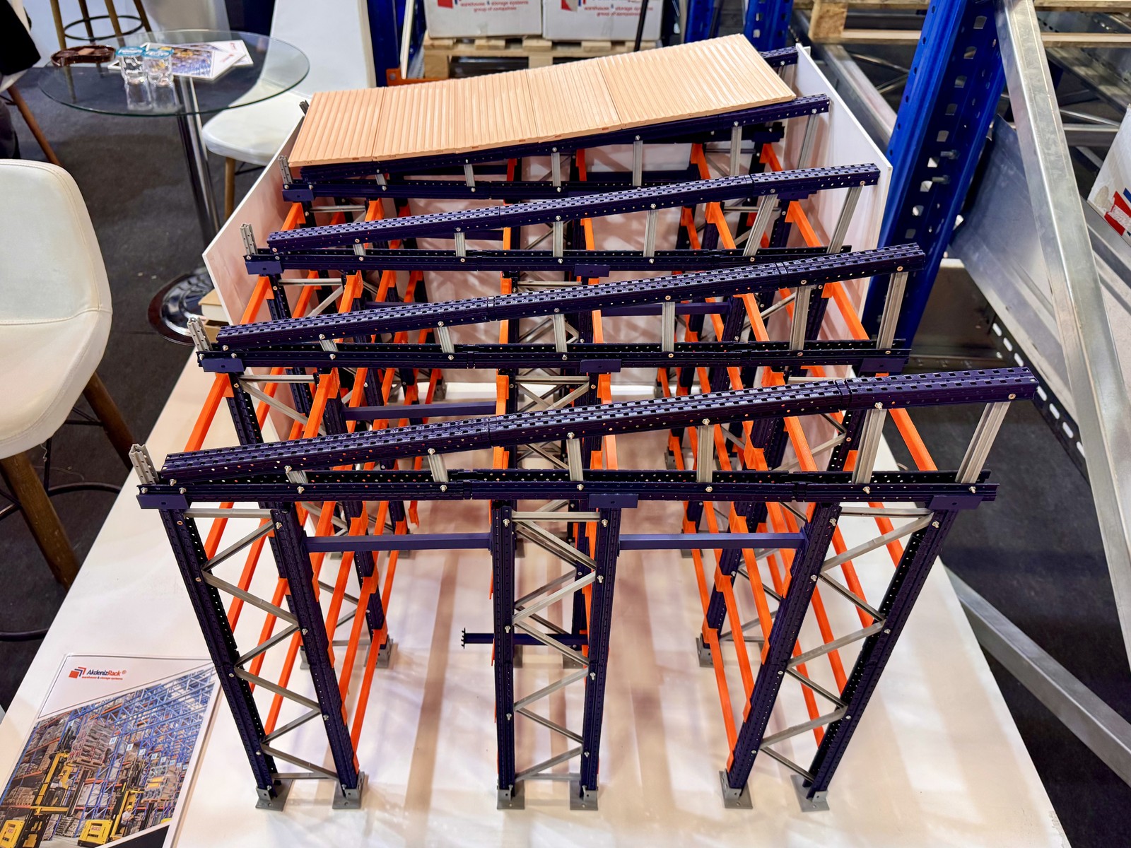 Akdenizrack, Eurasia Packaging’de kendi ürettiği iki robotu sergiledi