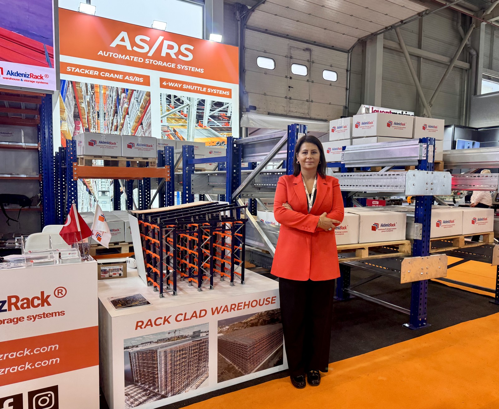 Akdenizrack, Eurasia Packaging’de kendi ürettiği iki robotu sergiledi